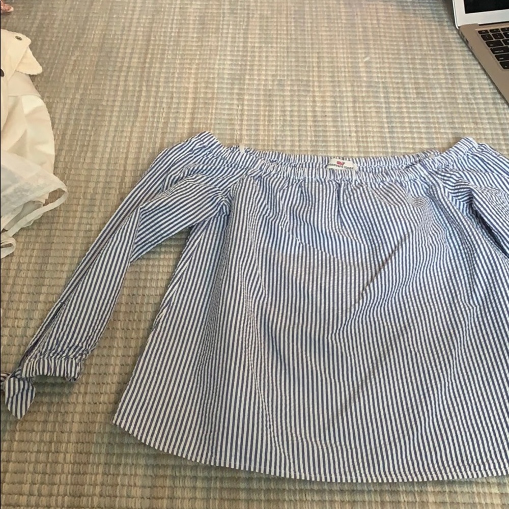 Vineyard vines off the shoulder top